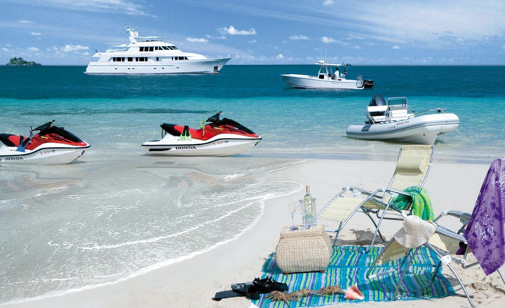 Luxury Motor Yacht Charter